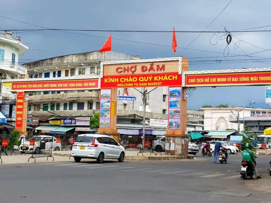 Gate of Dam Market