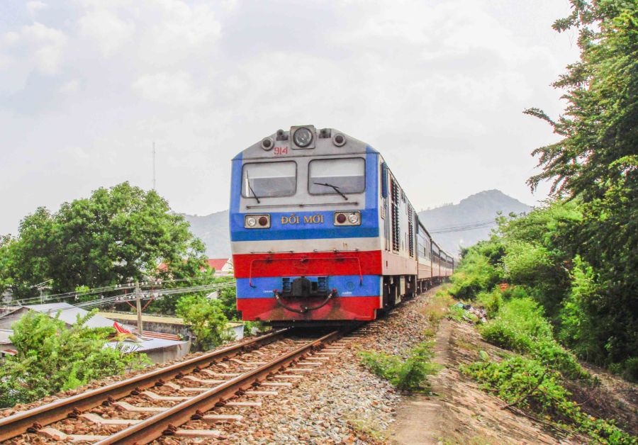 Ho Chi Minh City to Sapa by train