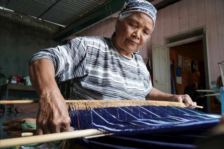 Join A Textile Weaving Demonstration of K'Ho people
