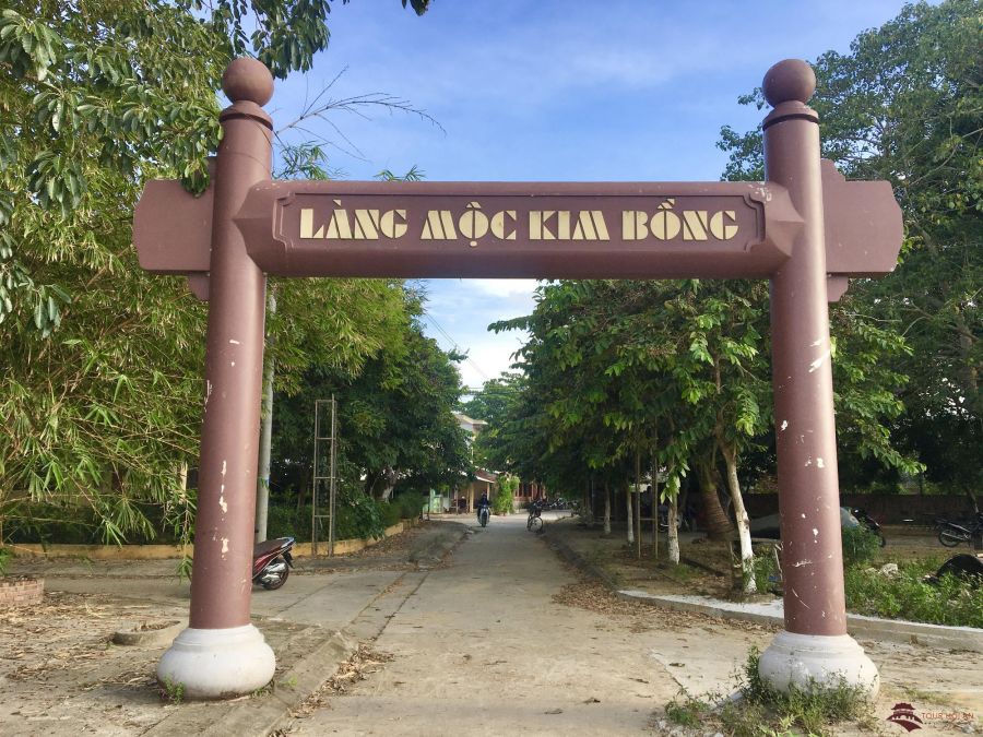 Kim Bong Carpentry Village Gate