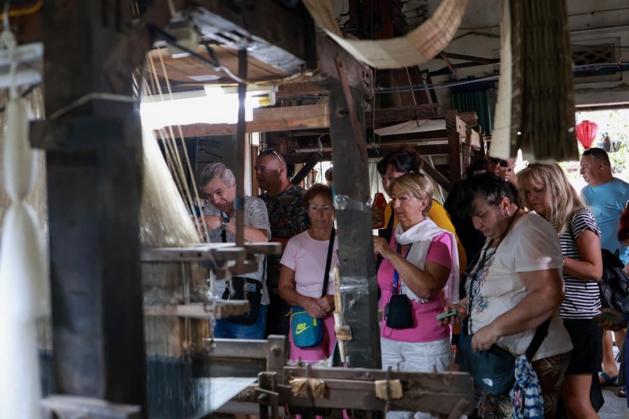 Learn About The Historical Progression Of Vietnamese Silk
