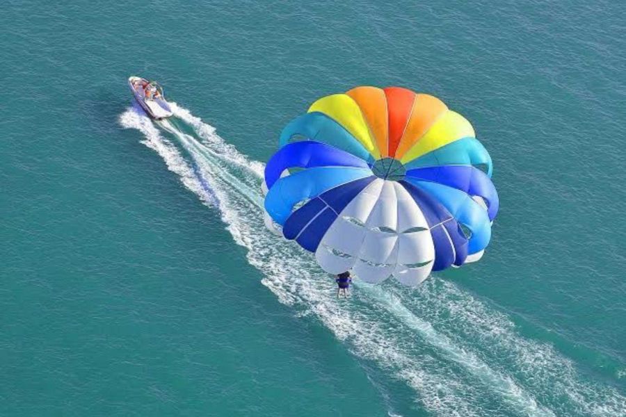 Parasailing on Hon Mun Island