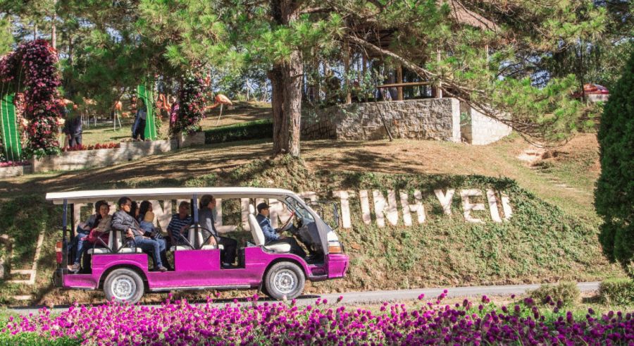 Travel Around The Valley By Electric Car