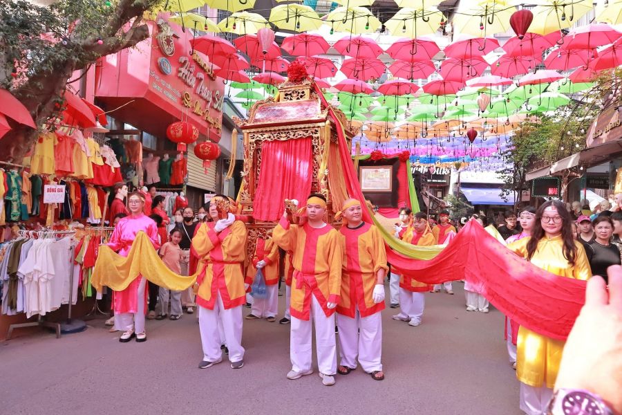 Van Phuc Silk Festival