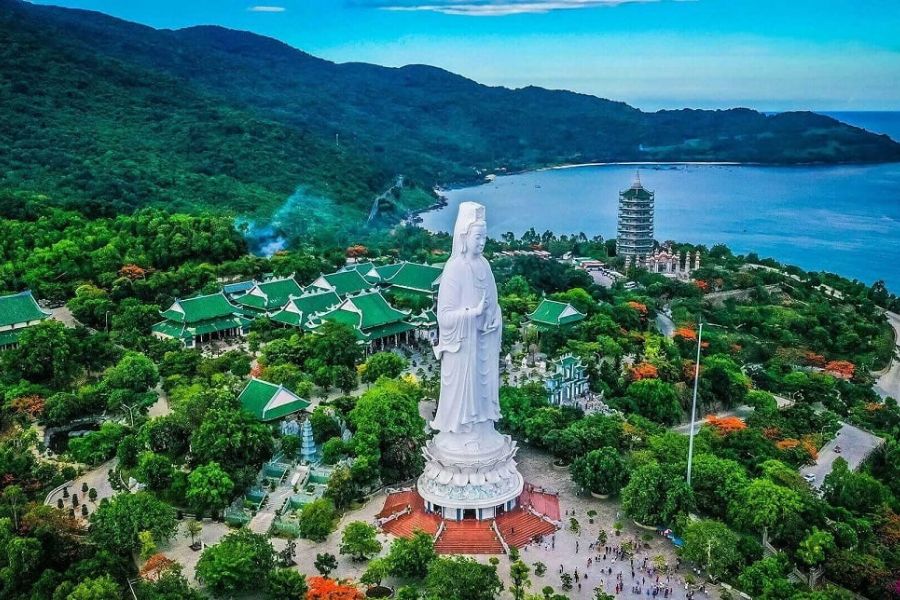 Son Tra Peninsula is one of Da Nang's most beautiful natural attractions