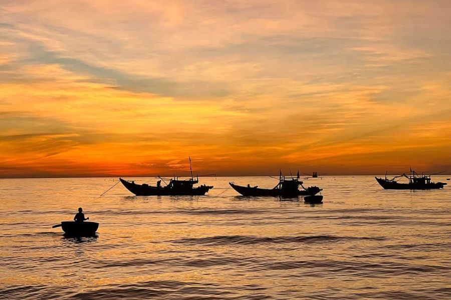 Sunrise at man thai beach