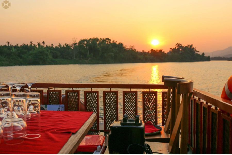 Sunset Dinner Cruise in Perfume River
