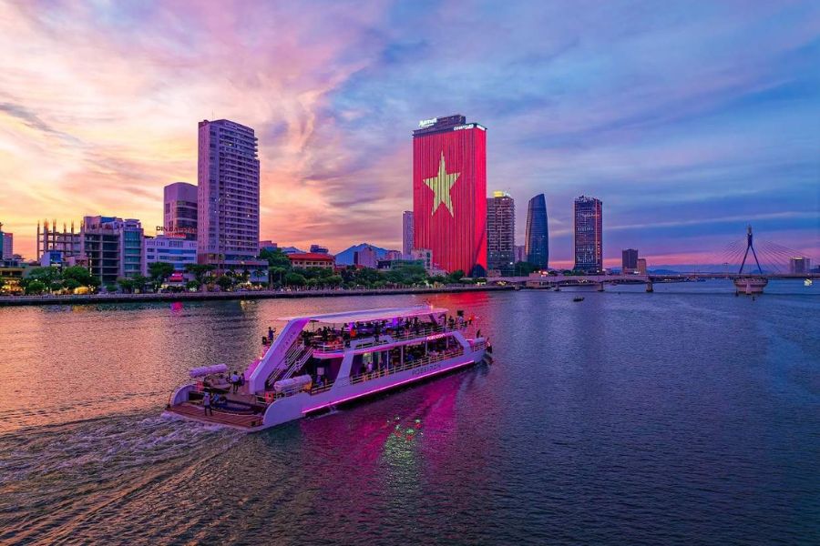 Take A Sunset Cruise On The Han River