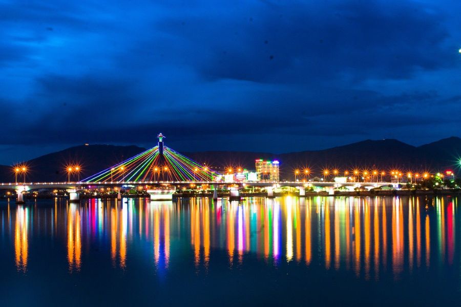 The Han River Bridge with Iconic Lighting System (2)