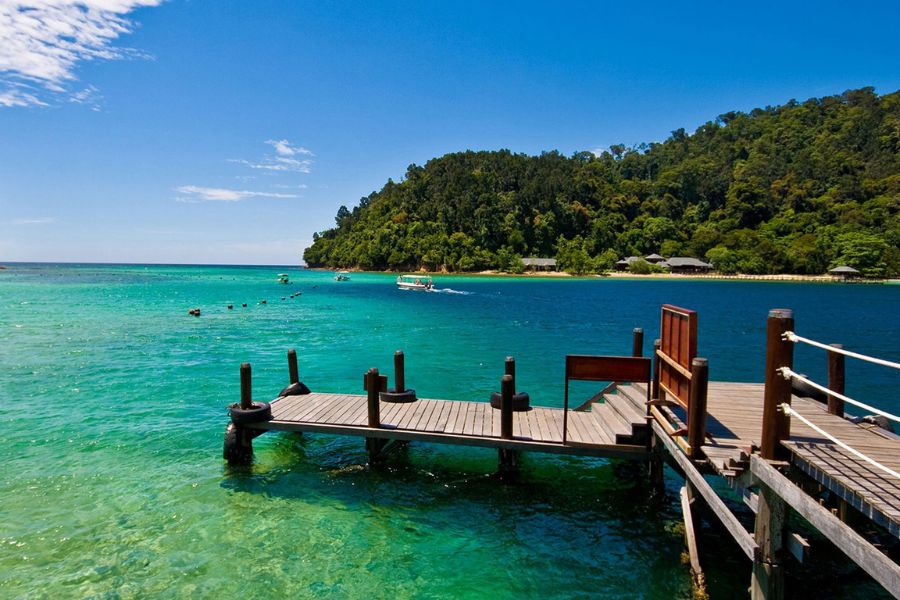The best time to visit Lang Co Beach is from April to July