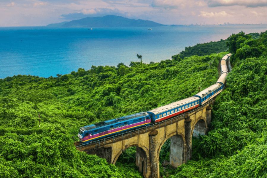 Travel From Hue To Hoi An by train