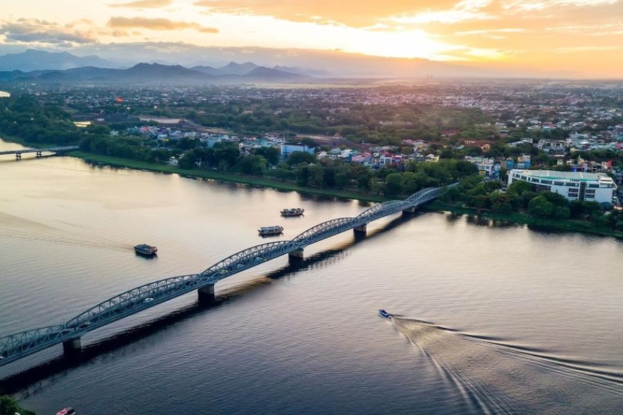 Truong Tien bridge on the Perfume River