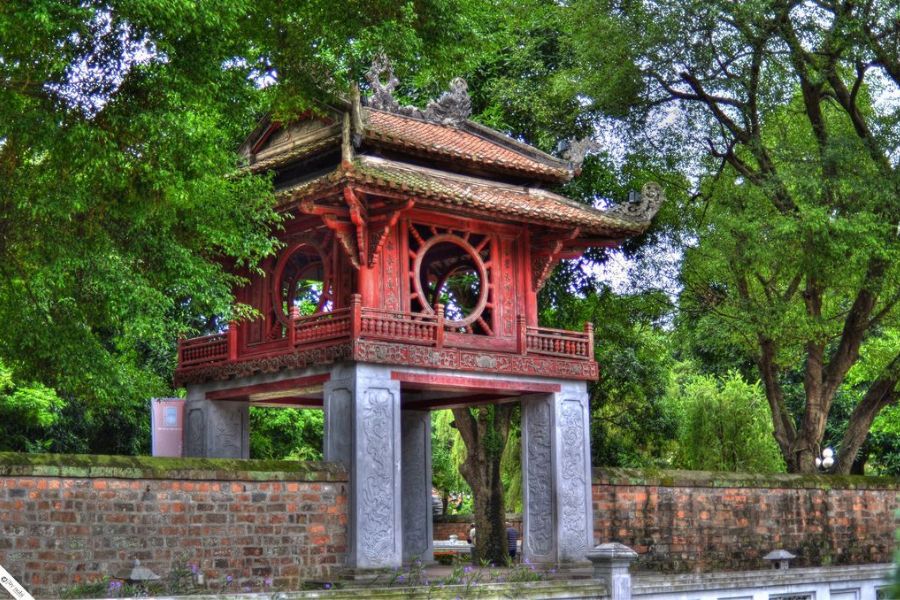 Visit The Temple Of Literature (2)