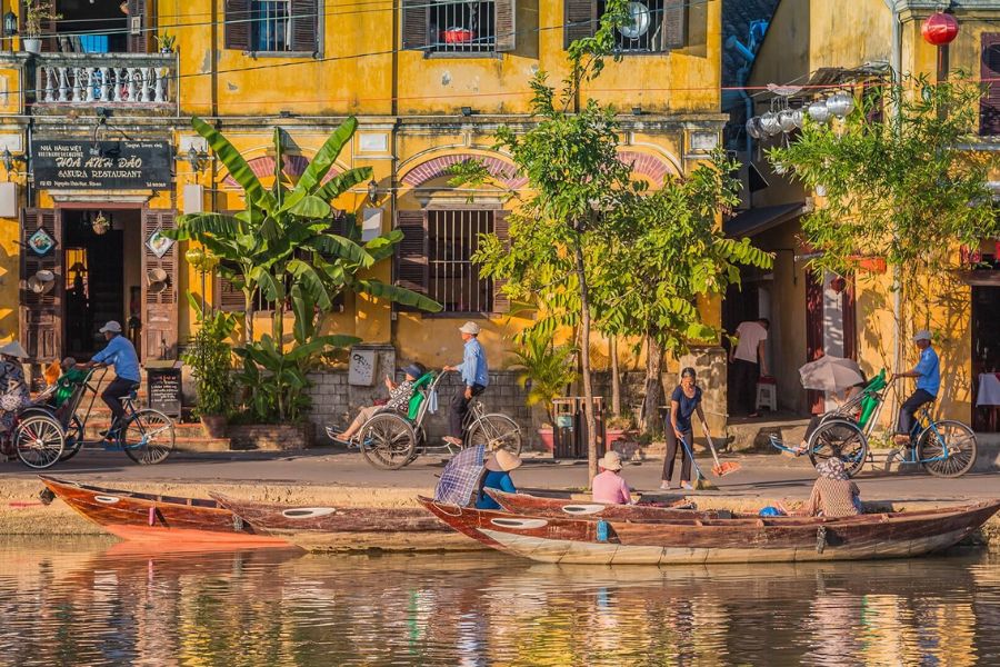 Wander Around Hoi An Ancient Town
