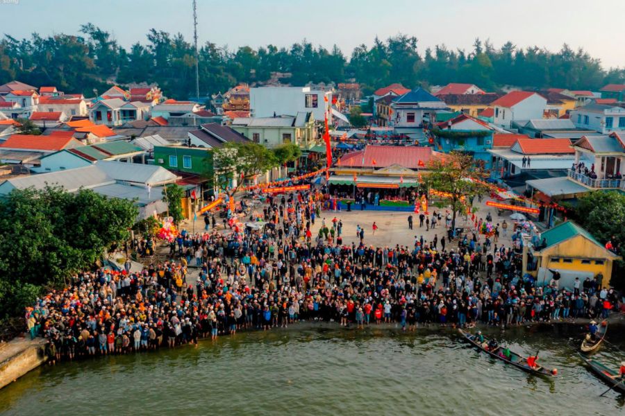 a festive in Thai Duong Ha Fishing Village