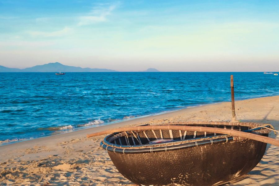 a peaceful morning of cua dai beach (2)