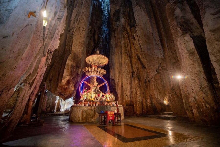 am phu cave Marble Mountains