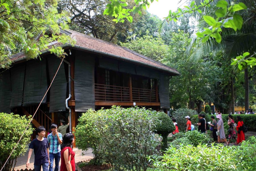 architectural style of The Chi Minh Stilt House