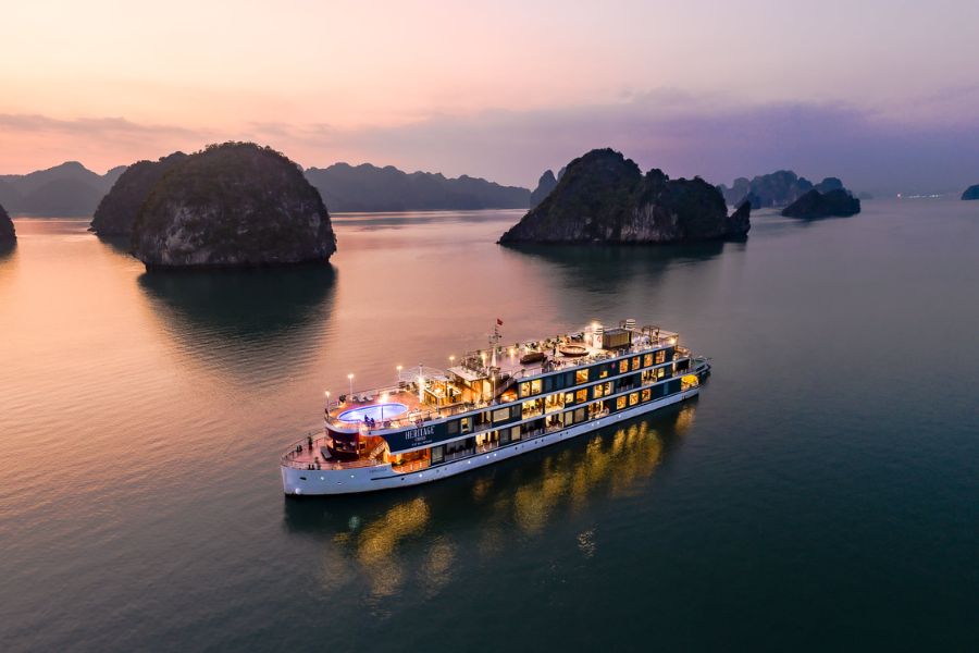 enjoy Peaceful Overnight Cruise in halong bay