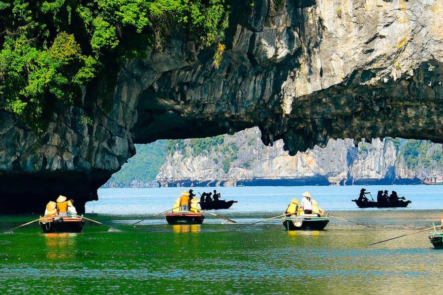 explore caves in Halong bay