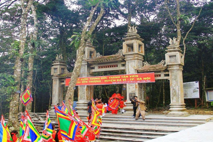 festival in Den Thuong, Ba Vi