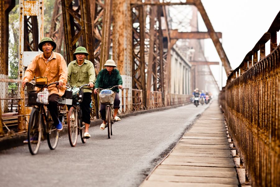 go through long bien brigde