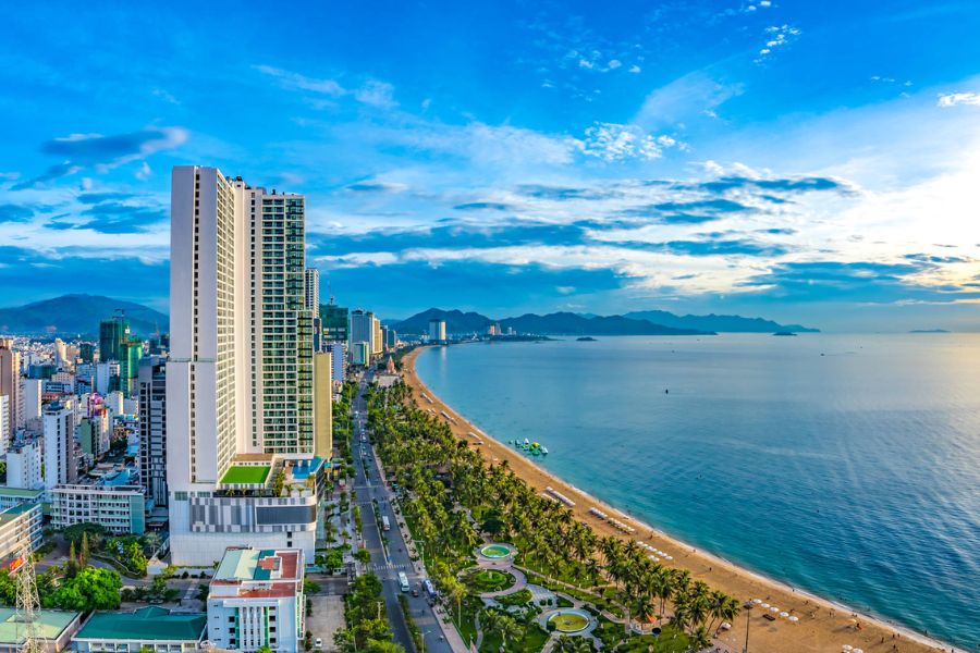 a picture of beach in nha trang