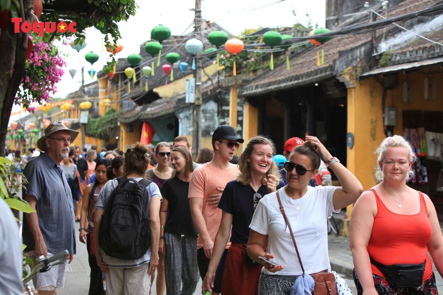 hoi an in august is hot and humid