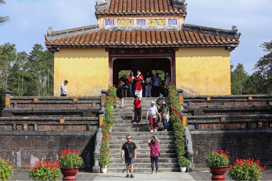 taking photo at minh mang tomb
