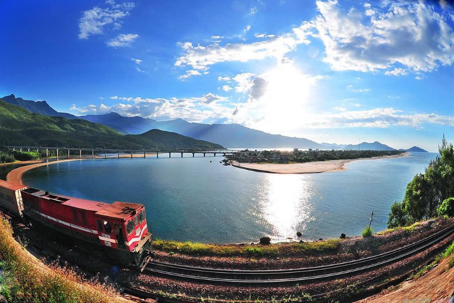 train from hue to hoi an