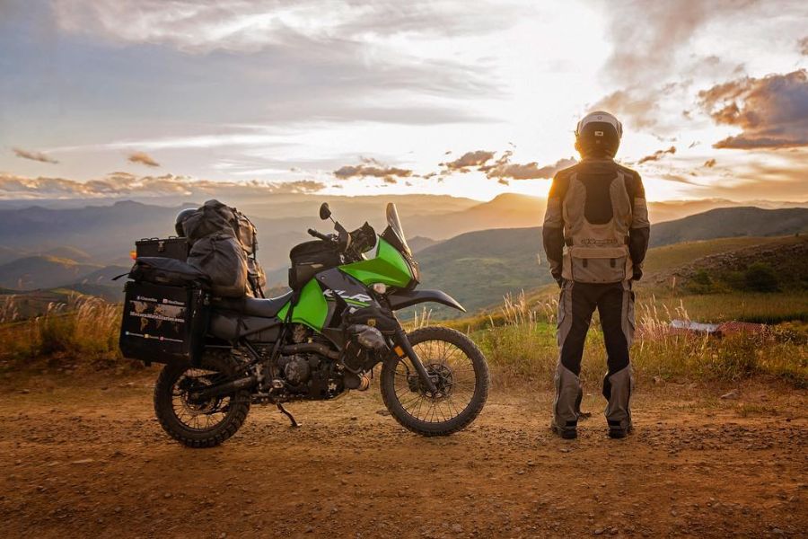 travel from halong to ninh binh by motorbike