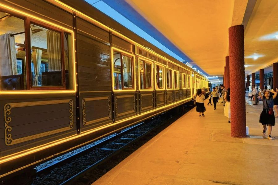 travel from hue to da nang by train