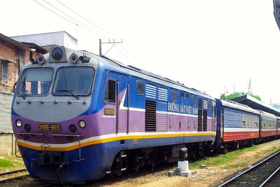 ninh binh to hue by train