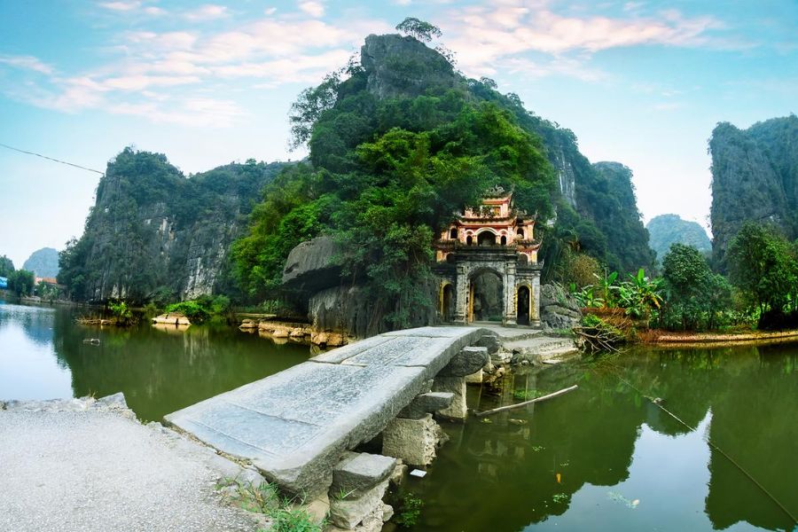 mua cave in ninh binh