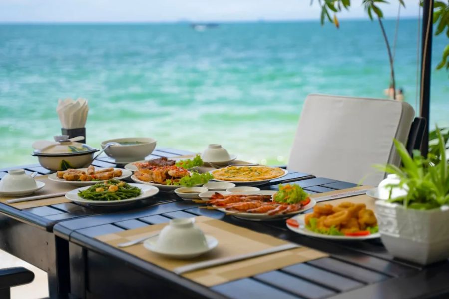 Enjoy Fresh Seafood By The Sea