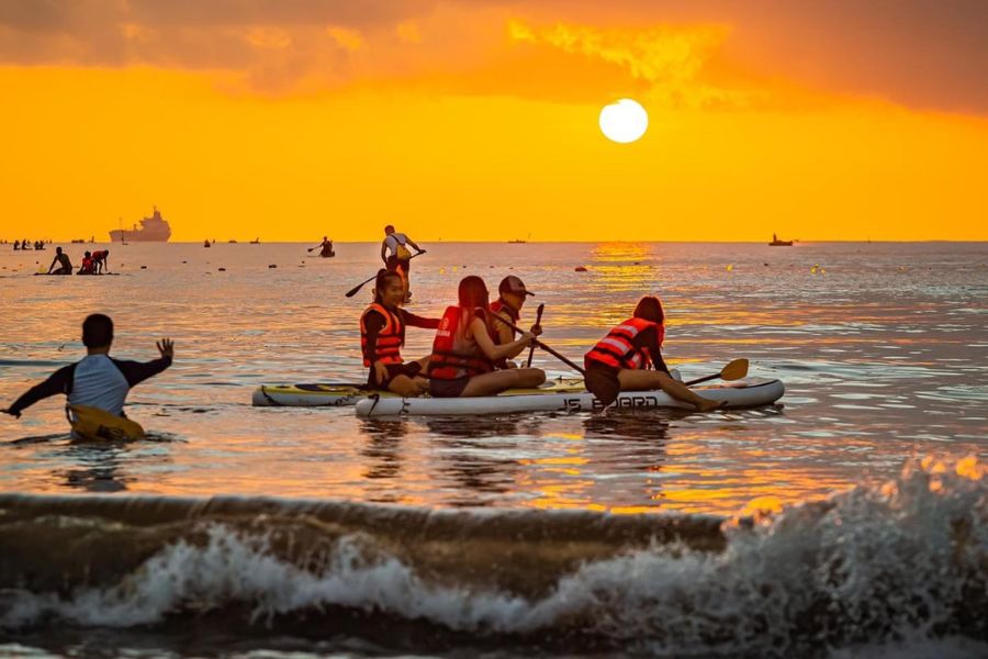 Paddleboarding (SUP) Adventure in beach