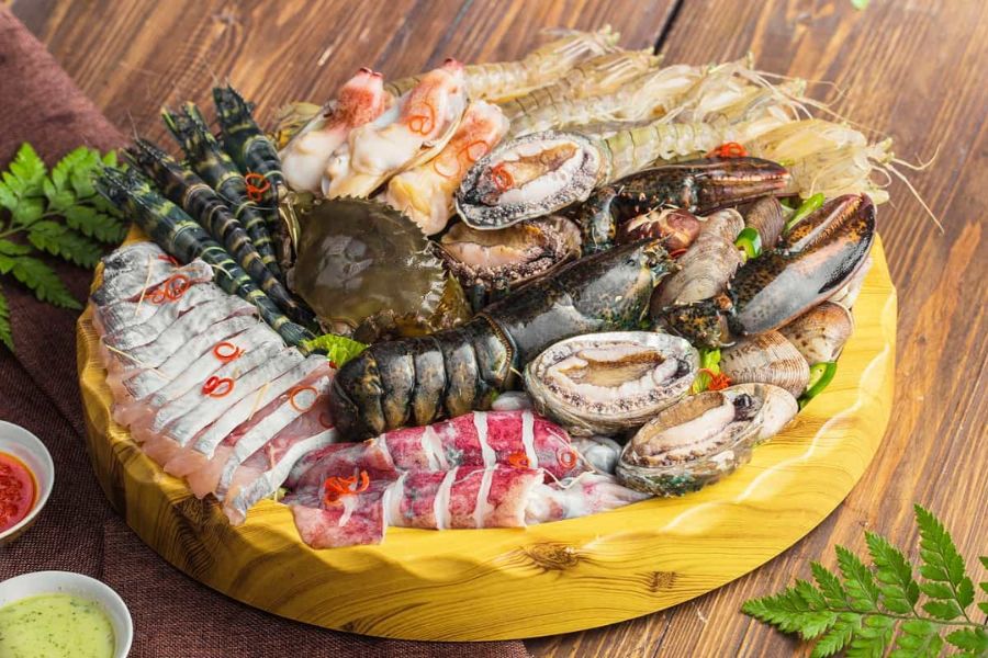 seafood in an bang beach, hoi an