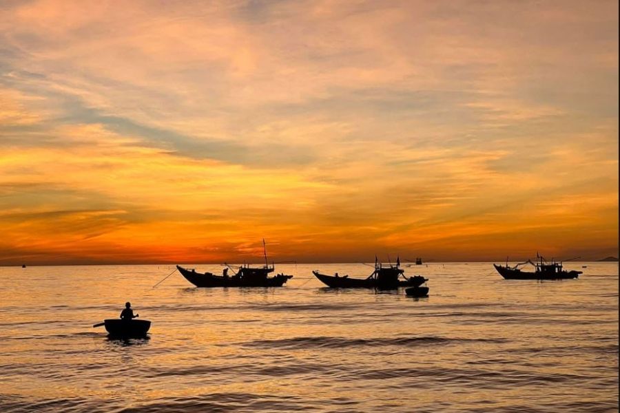 sunrise in binh minh beach (3)