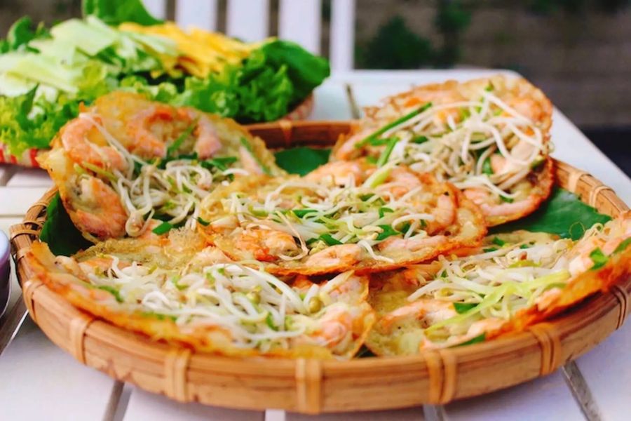 Banh Xeo Tom Nhay (Jumping Shrimp Pancake)