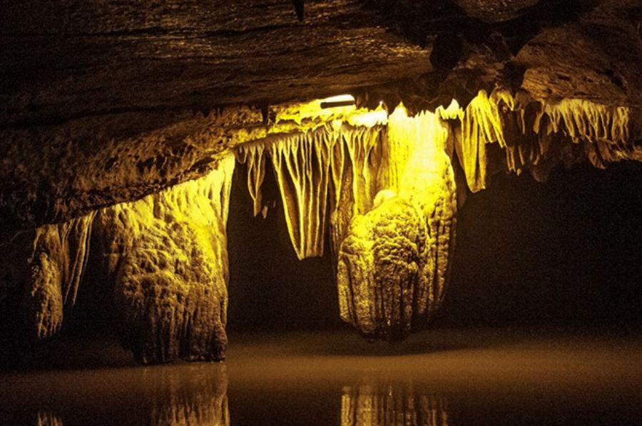 Admire The Stalactites Of Thien Ha Cave Up Close