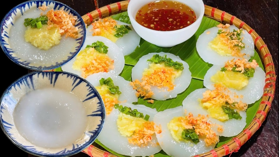 Banh Beo (Steamed Rice Cake)
