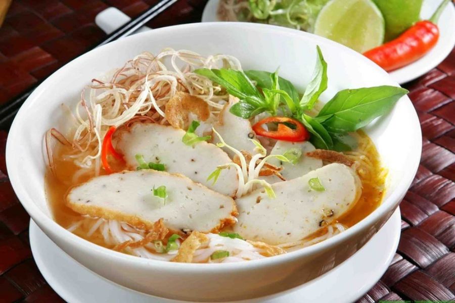 Banh Canh (Noodle Soup)
