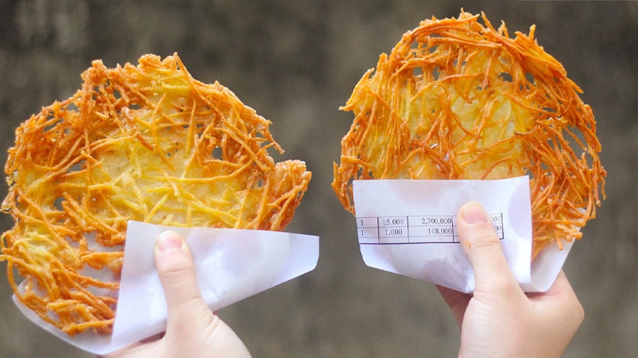 Banh Khoai (Crispy Pancake)