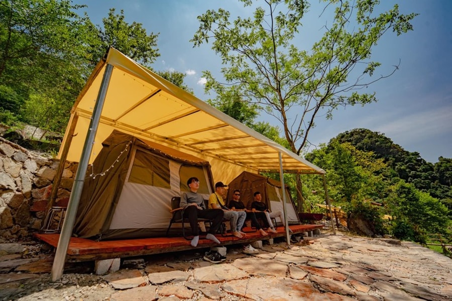 Camping At Thang Hen Lake