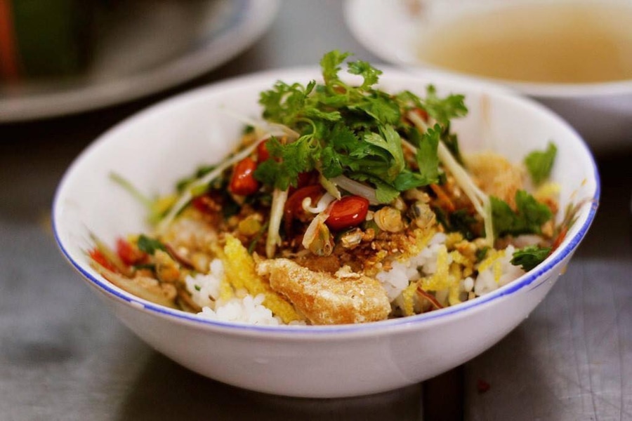 Com Hen (Rice With Baby Clams)