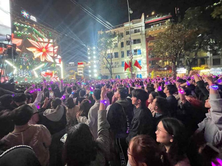 Countdown At Hoan Kiem Lake