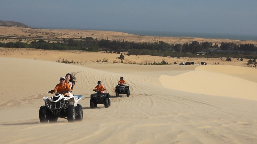 Enjoy Speed Rides Over The Dunes