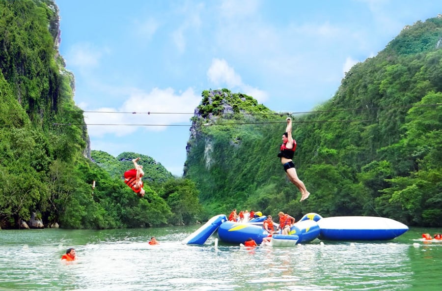 Enjoy Zip Line over Nam Song river