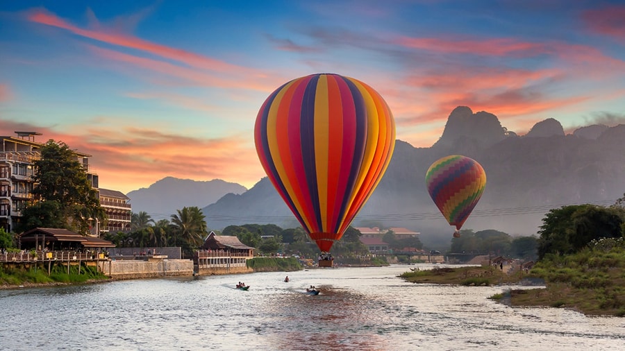 Experience hot balloon in vang vieng, laos