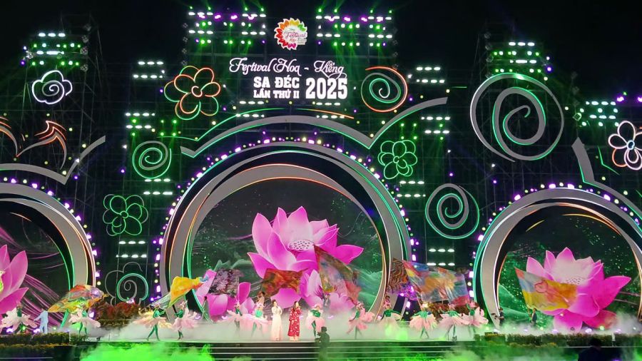 Experience the Sa Dec Flower and Ornamental Festival